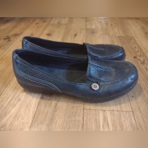 Women's Clarks slip-on Black loafer size 11 leather upper
